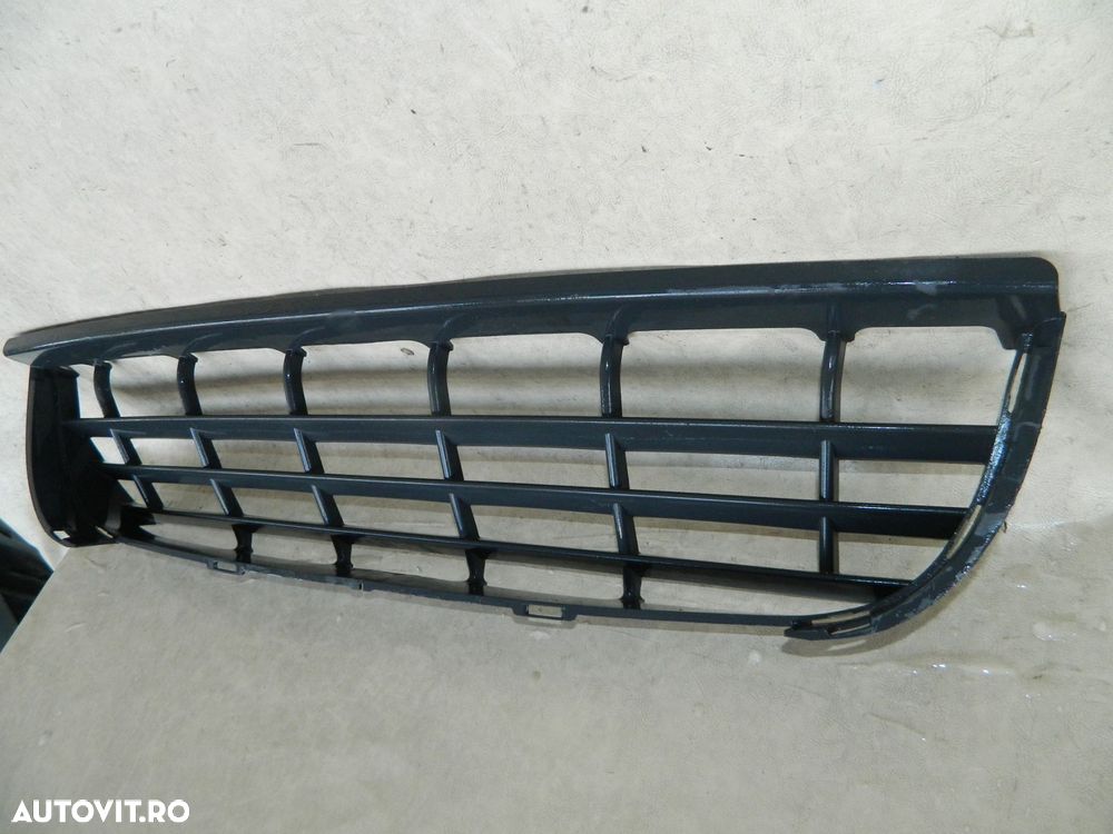 Grila intre proiectoare, VW Crafter  /  Mercedes Sprinter, 2007, 2008, 2009, 2010, 2011, 2012, 2013,  , 2E0807835A  /  9068850153 - 7