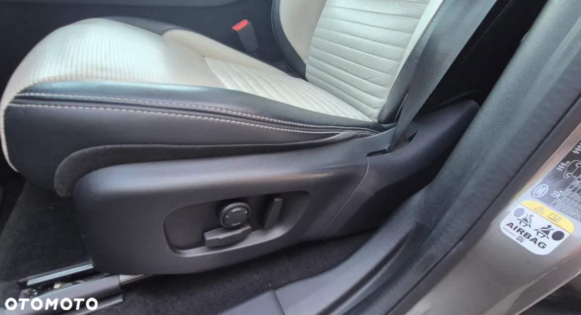Land Rover Discovery Sport 2.0 SD4 SE - 23
