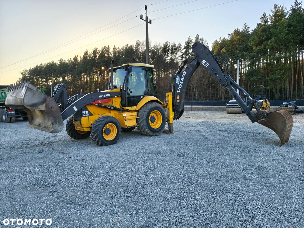 Volvo BL71  Koparko-ładowarka - 12