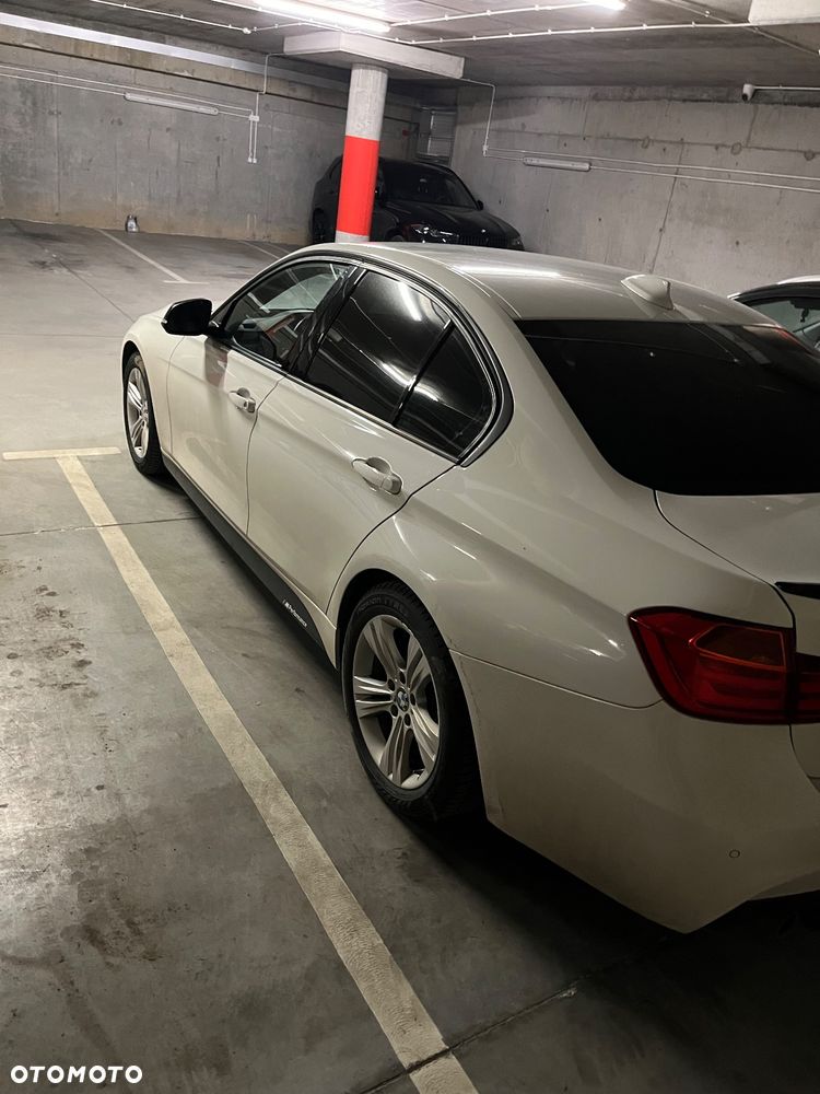 BMW Seria 3 318d Sport Line - 4