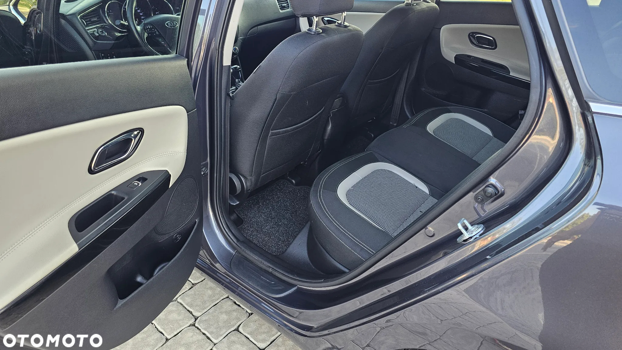 Kia Ceed SW 1.6 CRDi DCT Platinum Edition - 16