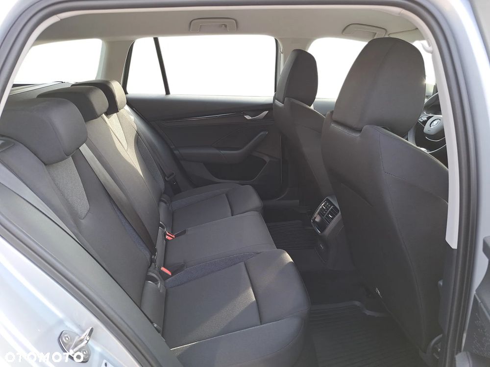 Skoda Octavia 1.5 TSI Edition 130 Essence - 24