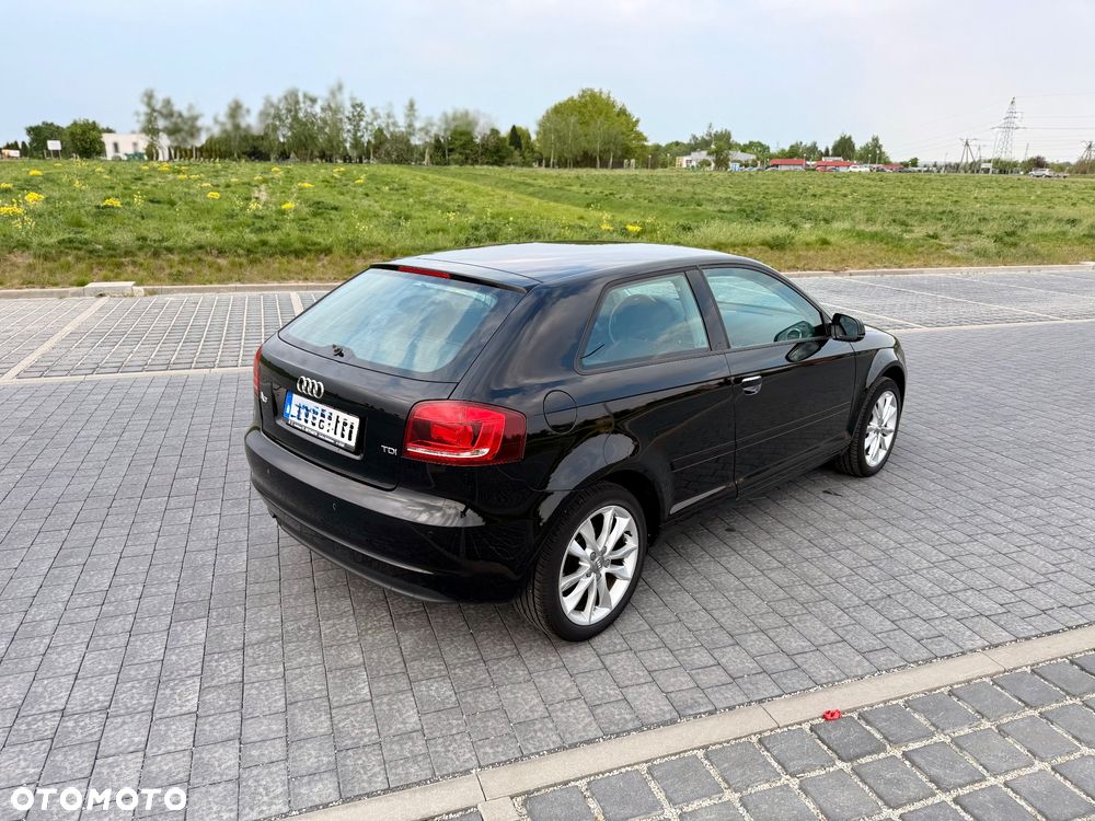 Audi A3 3-drzwiowe 1.6 TDI DPF Attraction S tronic - 5