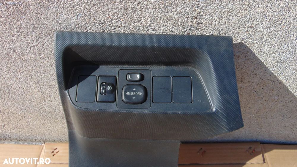 Buton oglinzi electrice Toyota Auris an 2008 cod 183640 - 2