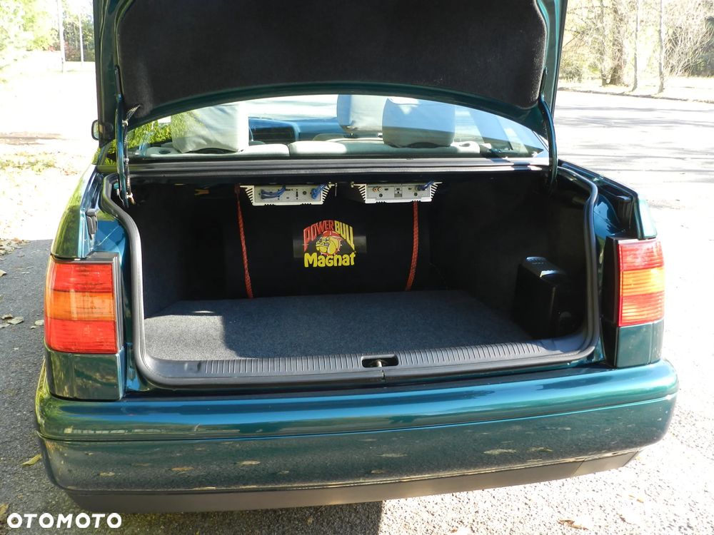 Volkswagen Passat - 18