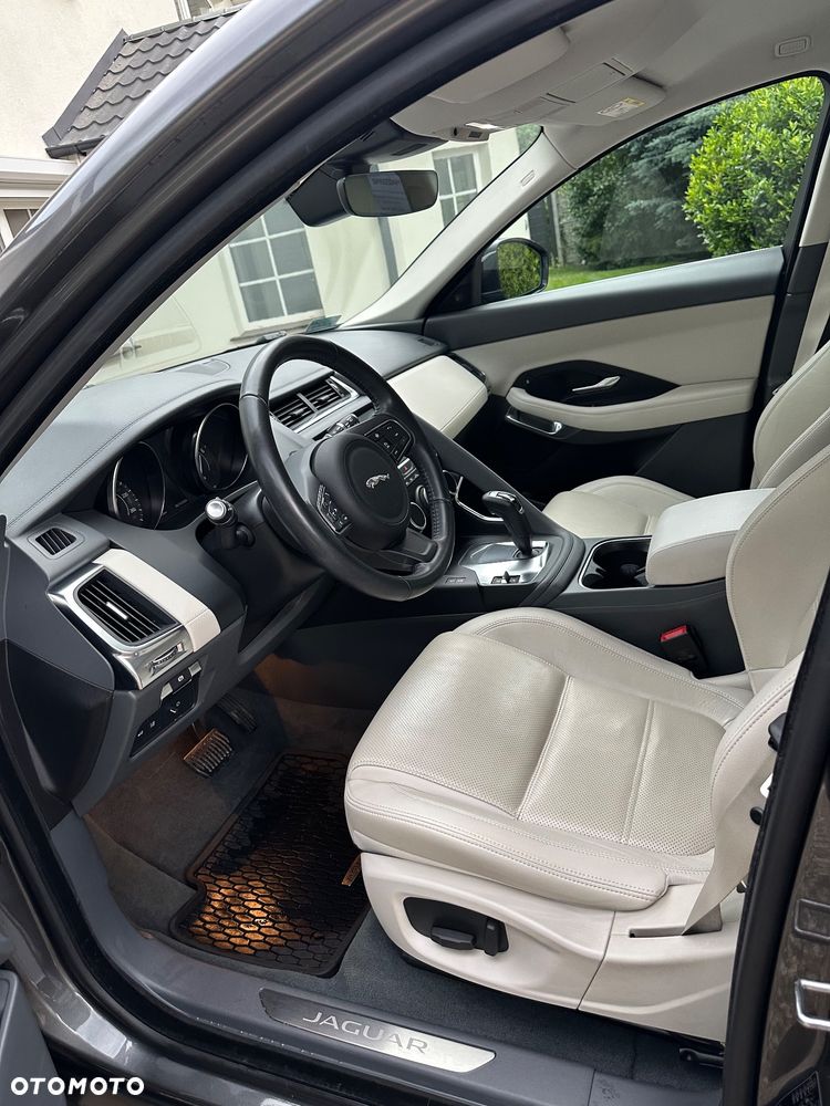 Jaguar E-Pace 2.0 P200 mHEV AWD - 9