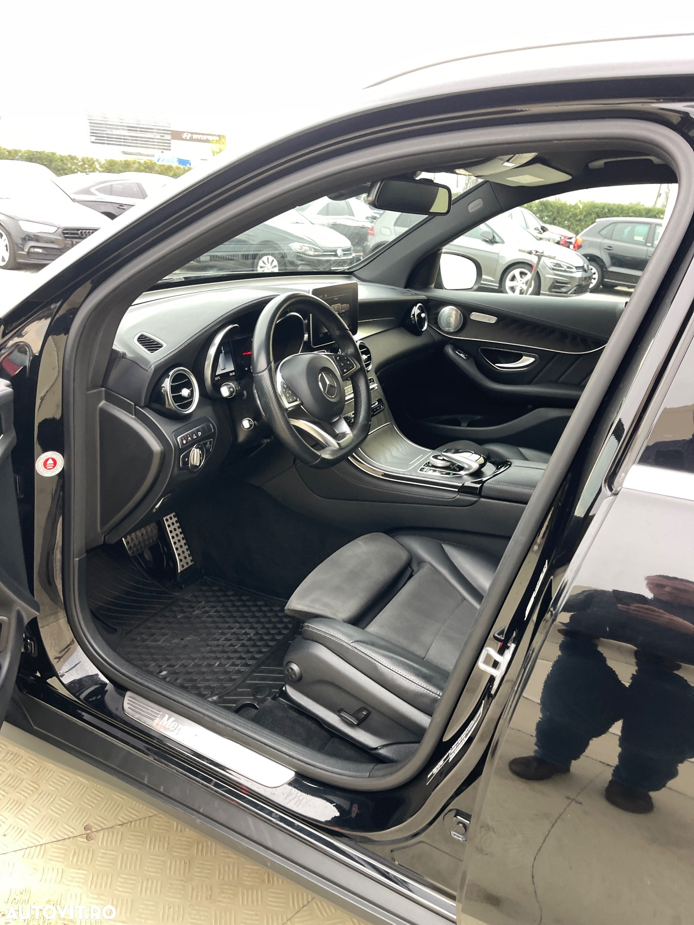 Mercedes-Benz GLC 250 d 4Matic 9G-TRONIC AMG Line - 29