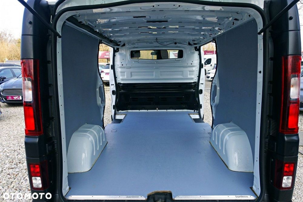 Opel Vivaro - 17