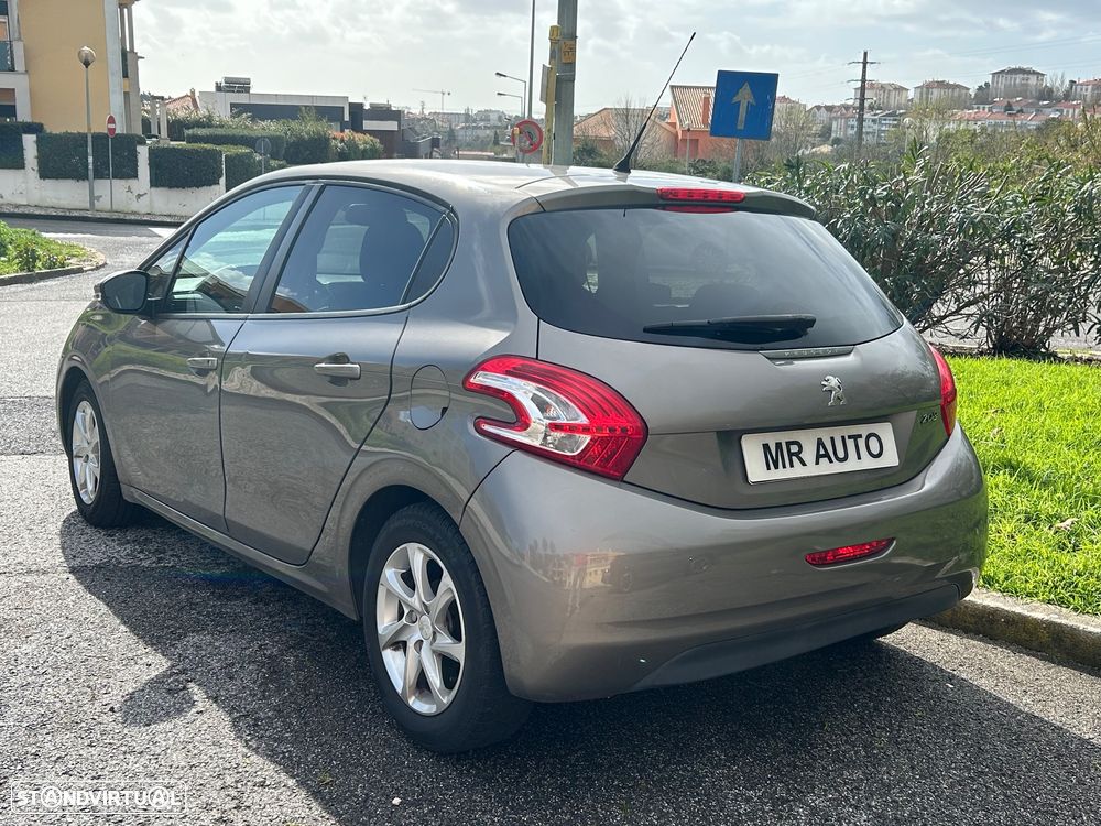 Peugeot 208 1.4 HDi SE Style - 6