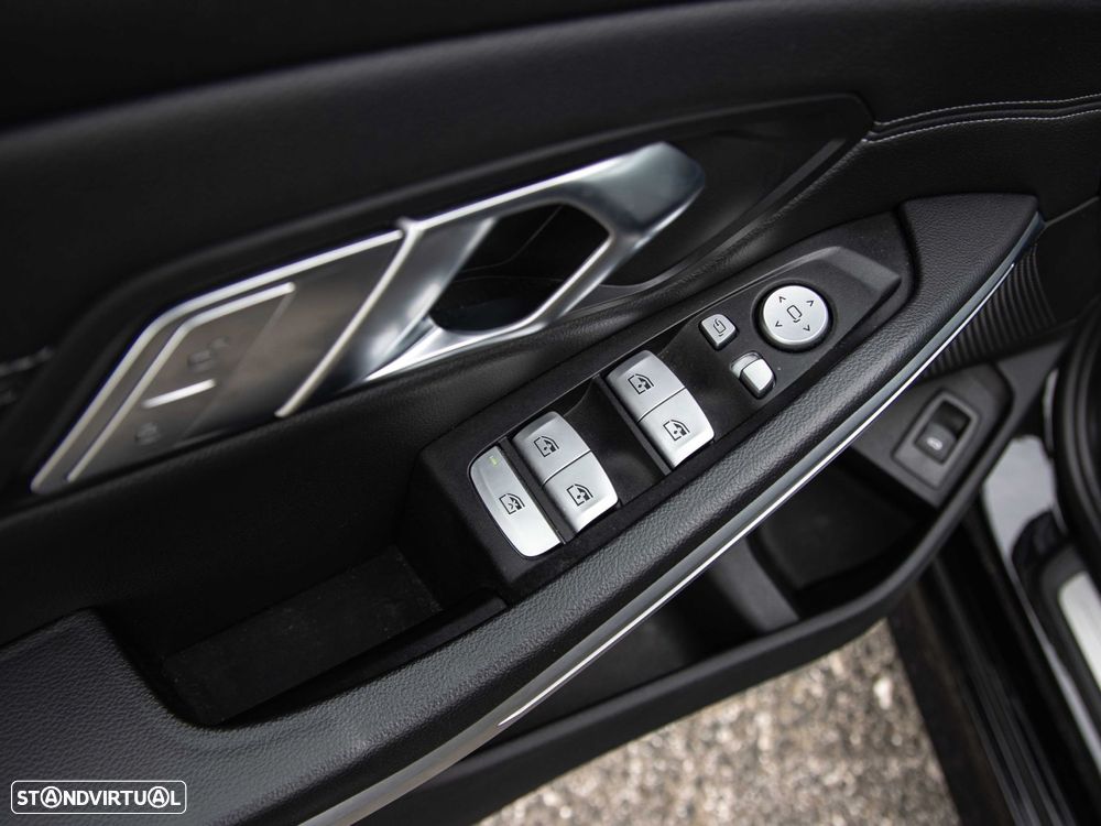 BMW 320 d Auto - 41