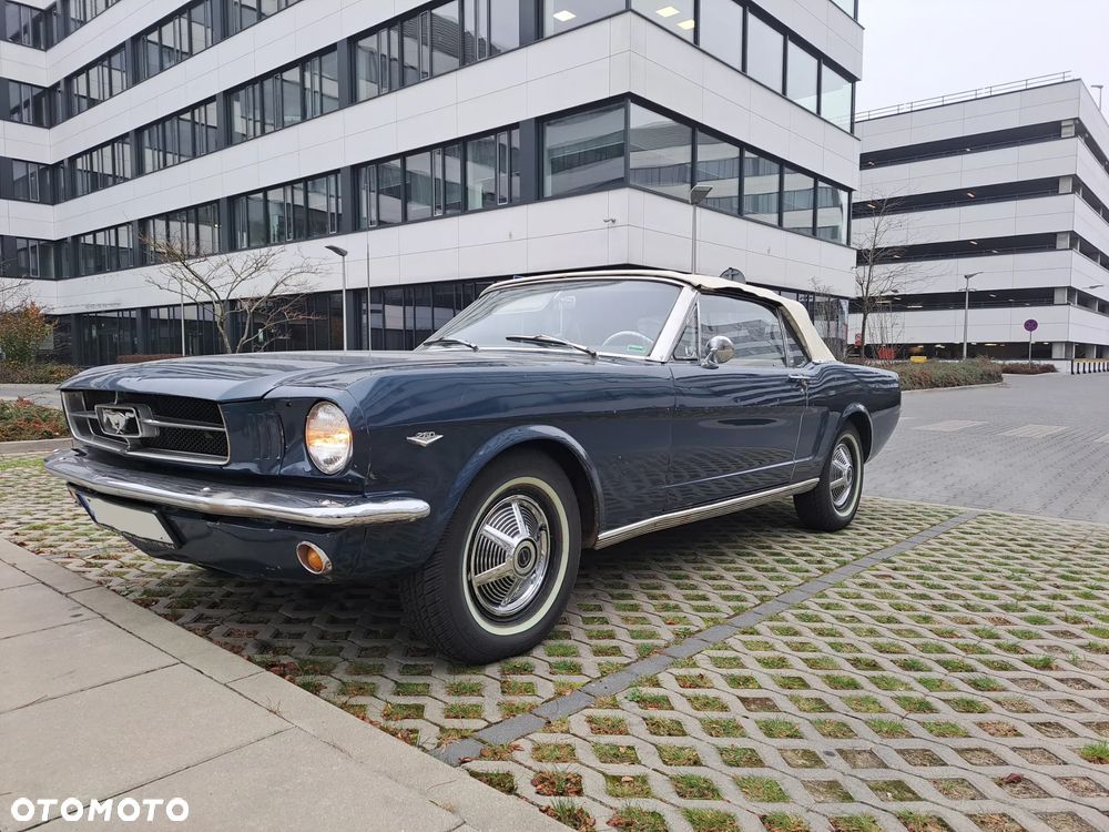 Ford Mustang - 1