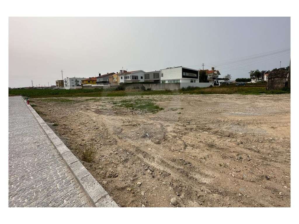 Lote com 375 m2 na Póvoa de Varzim - Grande imagem: 3/23