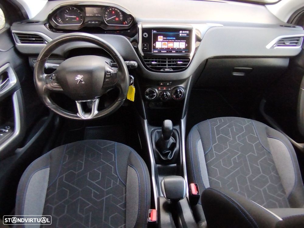 Peugeot 2008 1.2 PureTech Style - 4