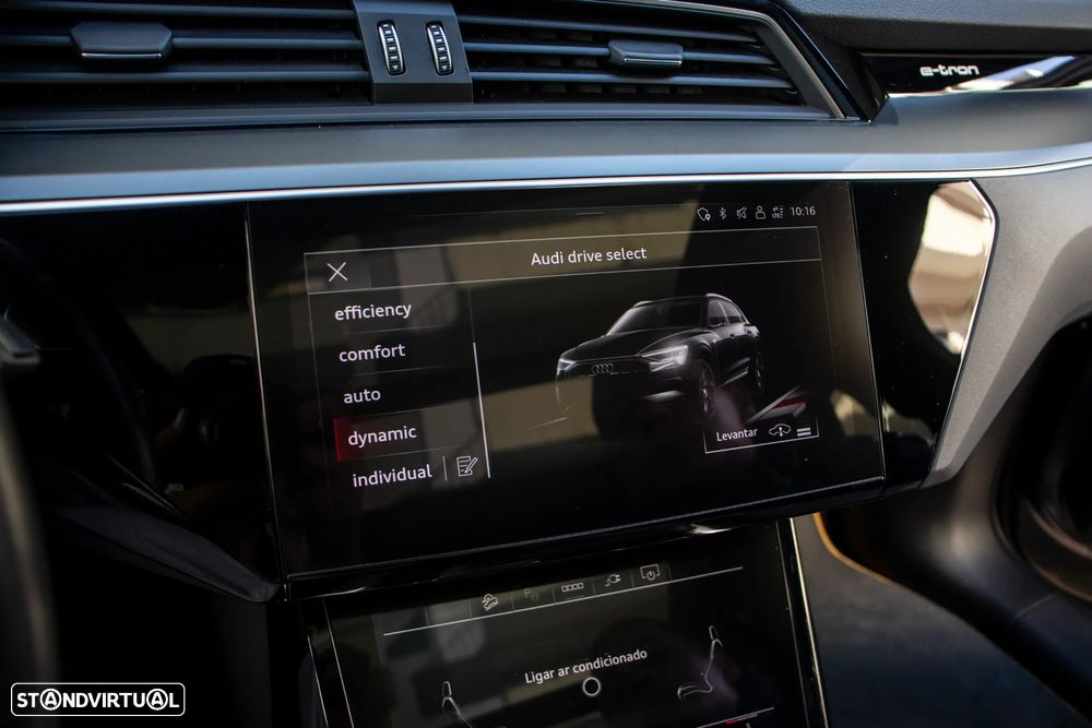 Audi e-tron 55 quattro S line - 27