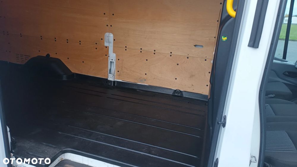 Ford Transit - 11