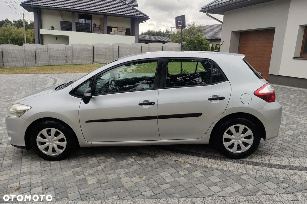 Toyota Auris 1.33 VVT-i Luna - 2