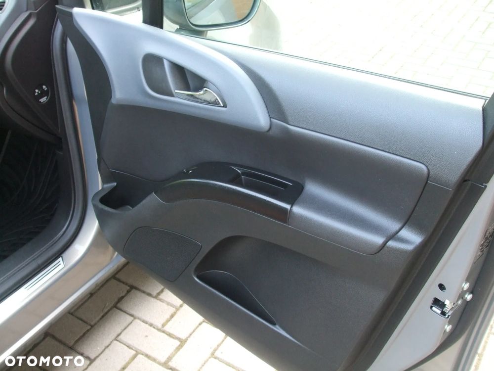 Opel Meriva 1.4 Design Edition - 29