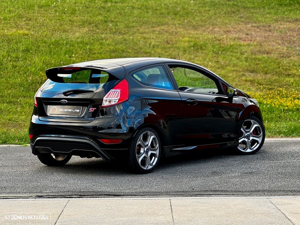 Ford Fiesta 1.6 EcoBoost c/ Pack Pele Desportiva ST - 5