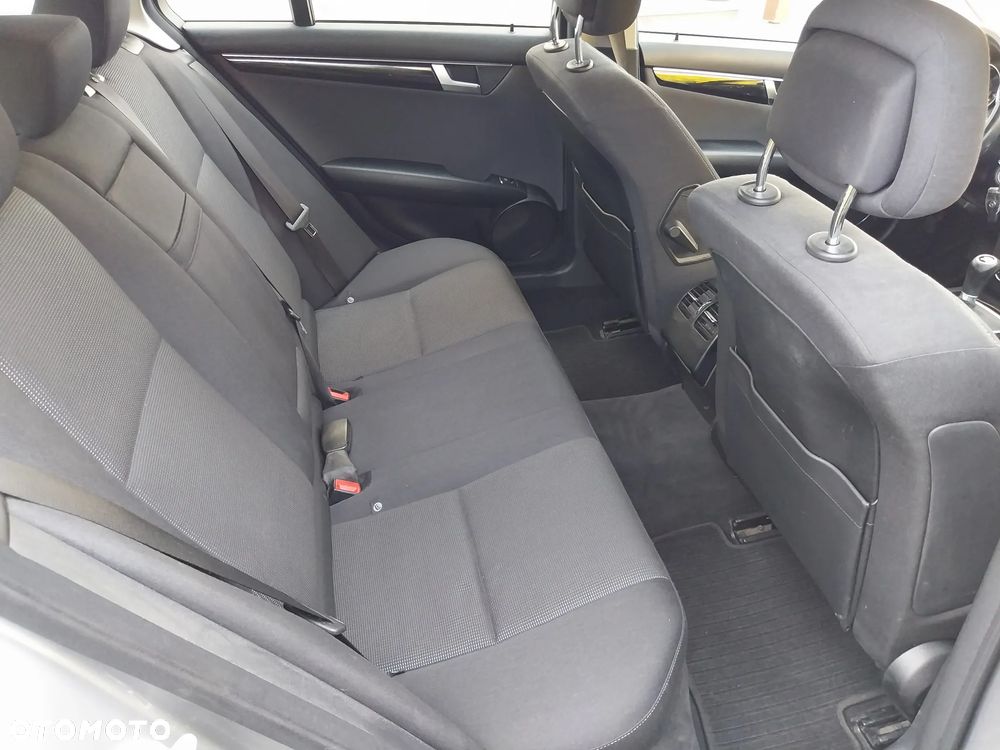 Mercedes-Benz Klasa C 180 BlueEFFICIENCY - 21