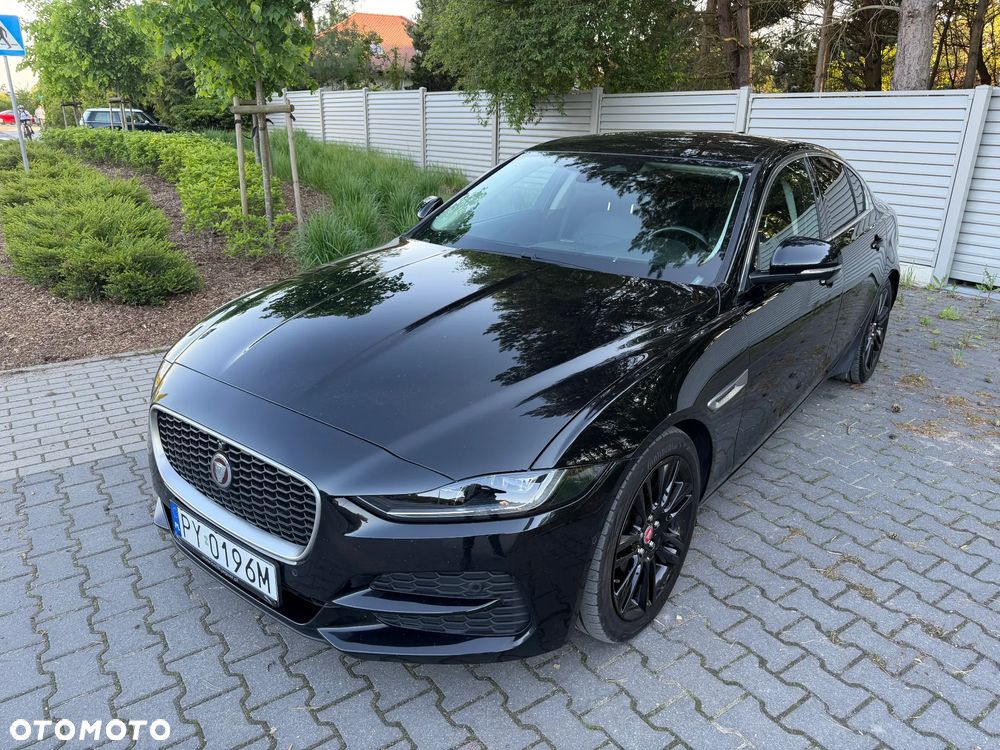 Jaguar XE 2.0 D200 mHEV AWD R-Dynamic S - 10