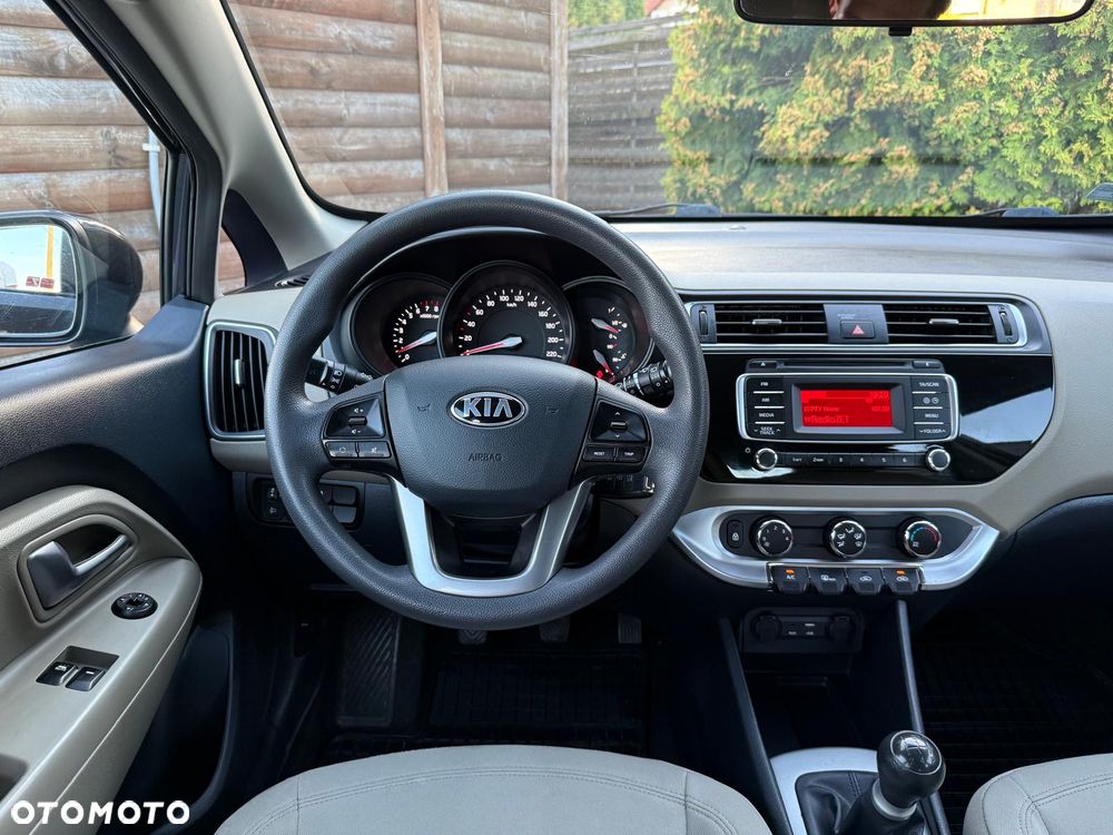 Kia Rio 1.2 M - 11