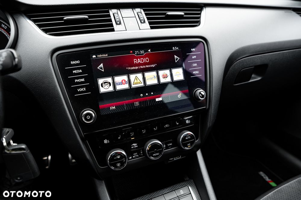 Skoda Octavia 2.0 TDI RS DSG - 32