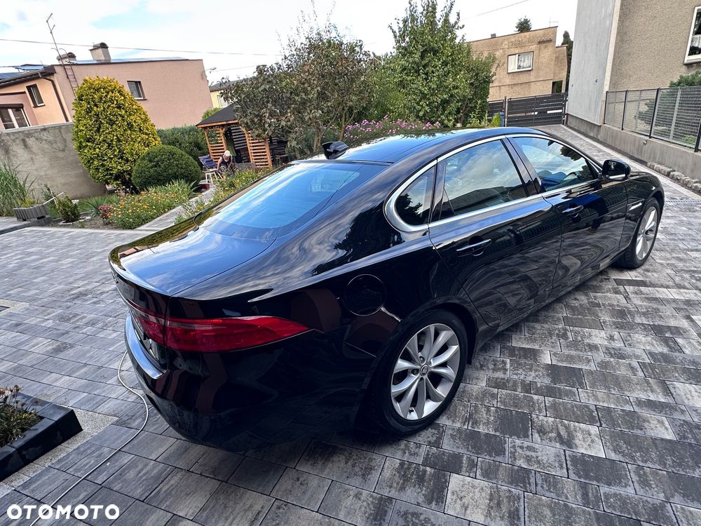 Jaguar XF 2.0 i4D Portfolio - 8