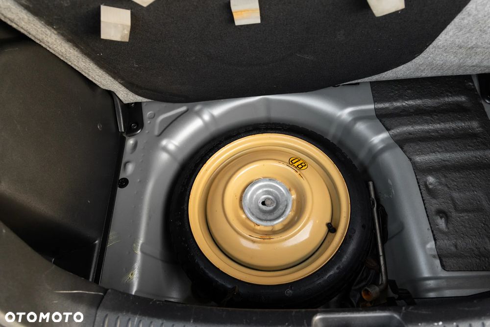 Mazda 2 1.3 Exclusive - 23