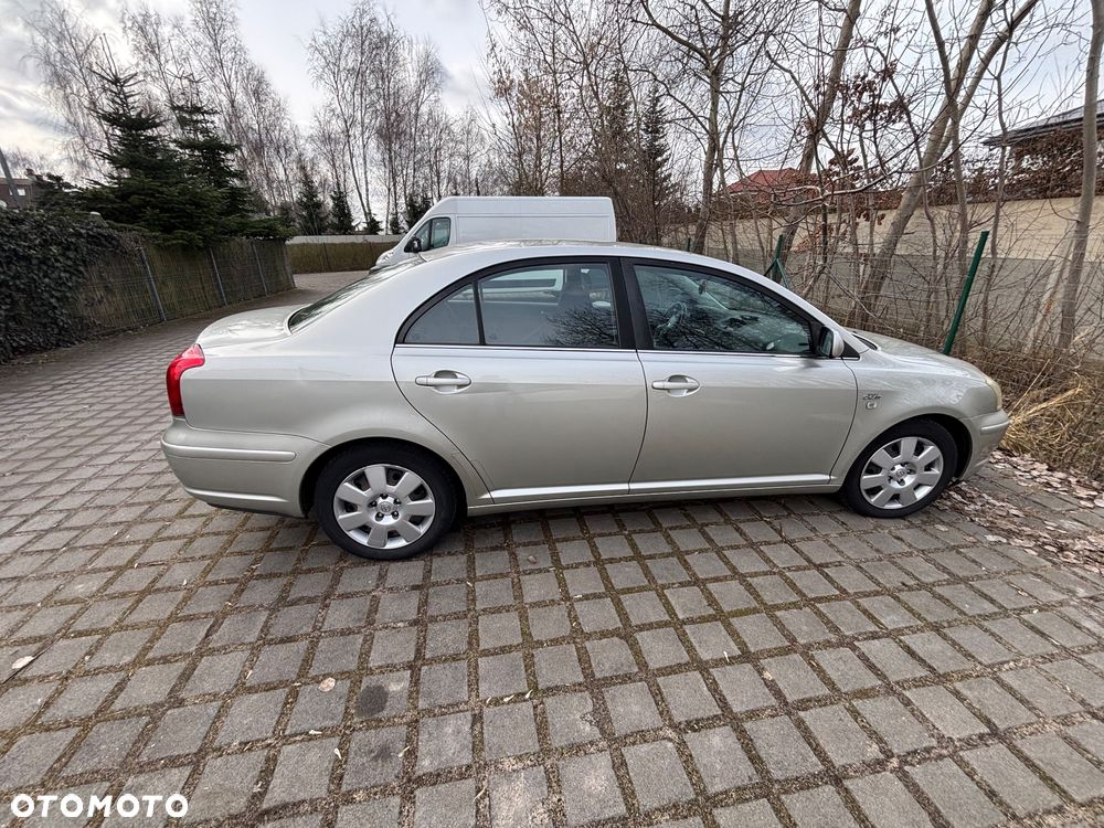 Toyota Avensis 2.2 D-4D Prestige - 5