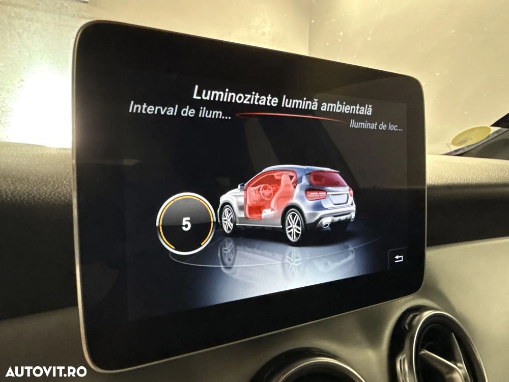 Mercedes-Benz GLA 200 d 4MATIC 7G-DCT AMG Line - 21