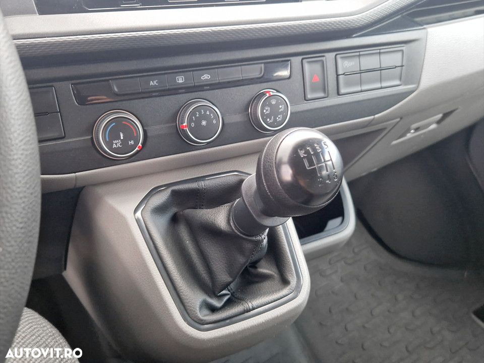 Volkswagen Transporter - 22