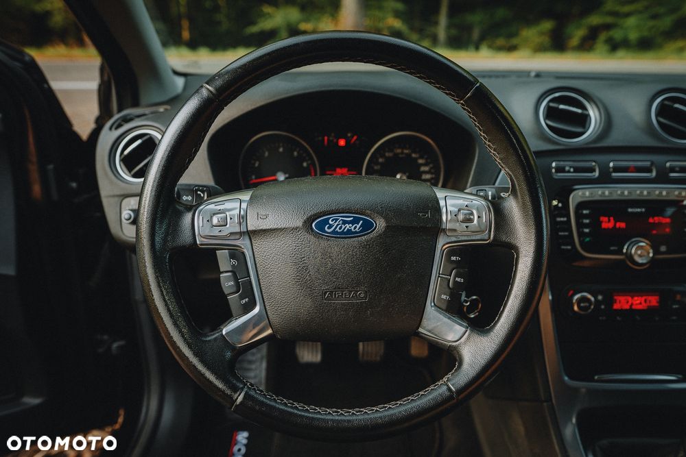 Ford Mondeo - 34