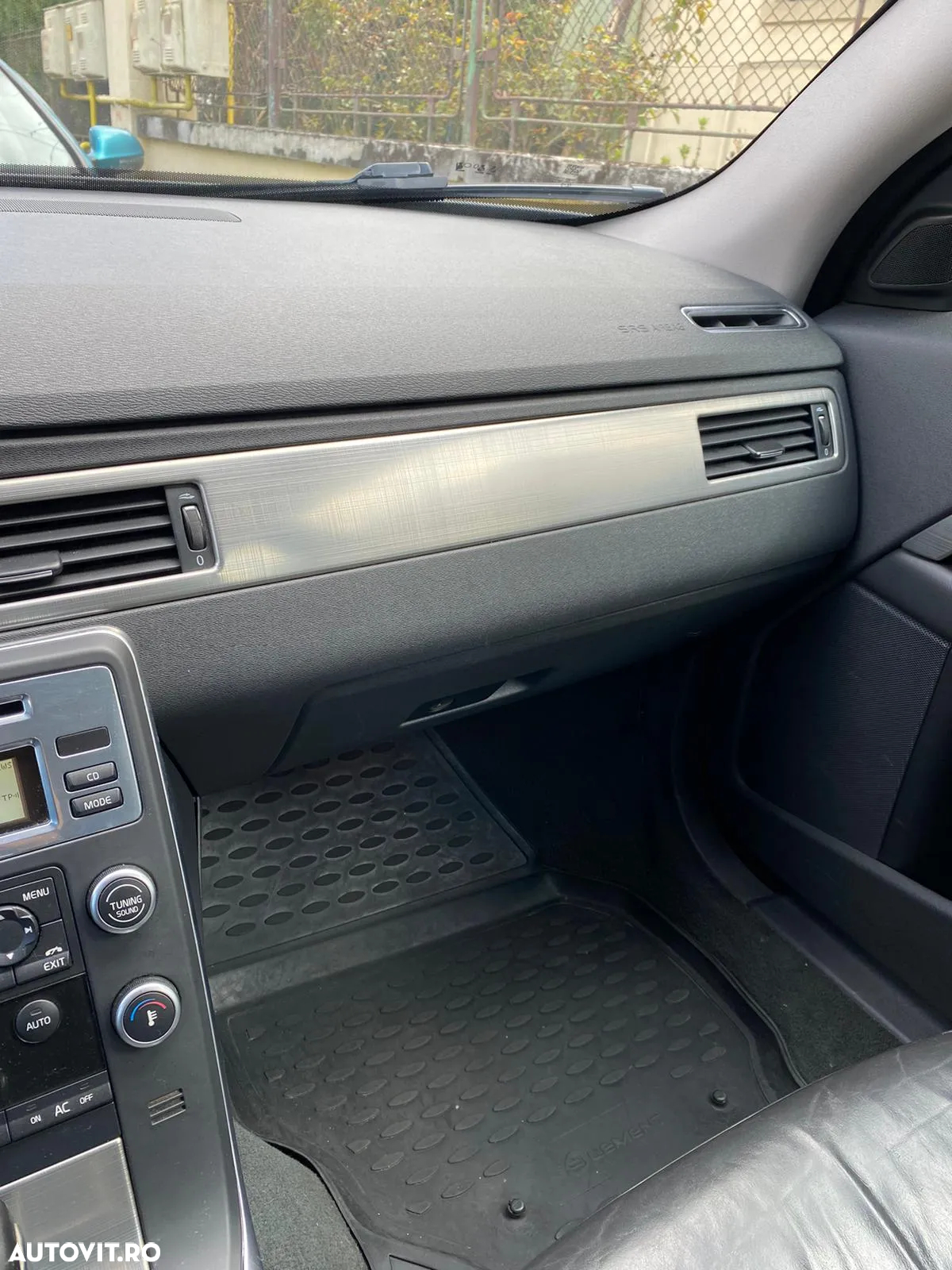 Volvo XC 70 D5 AWD Aut. Momentum - 11