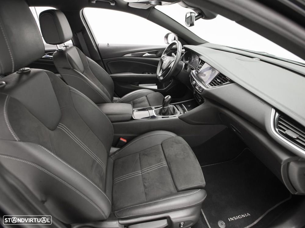Opel Insignia Sports Tourer - 11