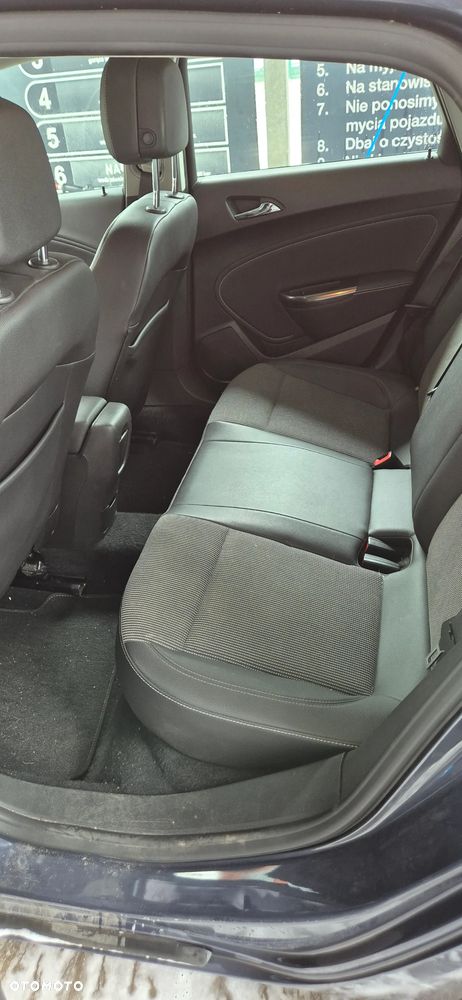 Opel Astra 1.4 T Cosmo - 24