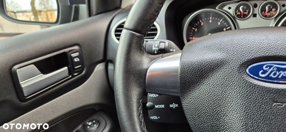 Ford Focus 1.6 16V Sport - 21