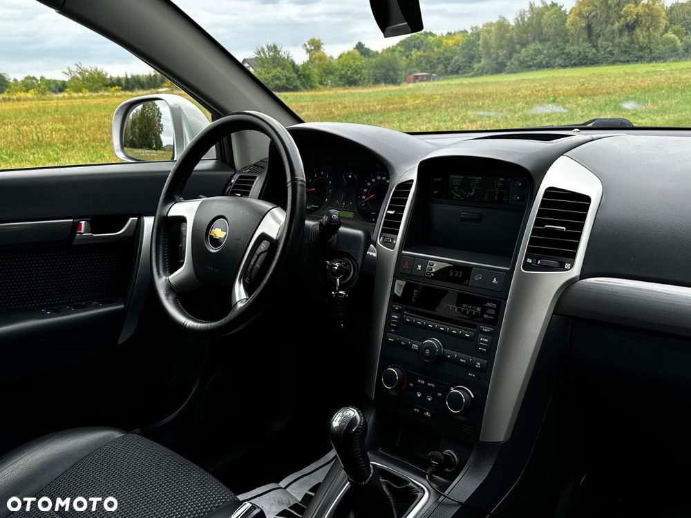 Chevrolet Captiva 2.4 LS - 12