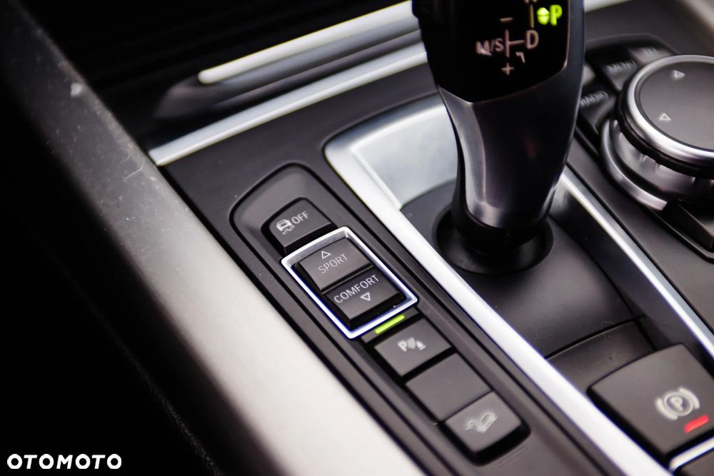 BMW X5 sDrive25d - 16