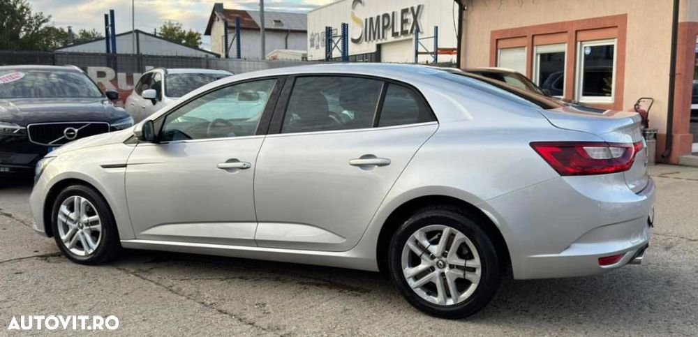 Renault Megane - 5