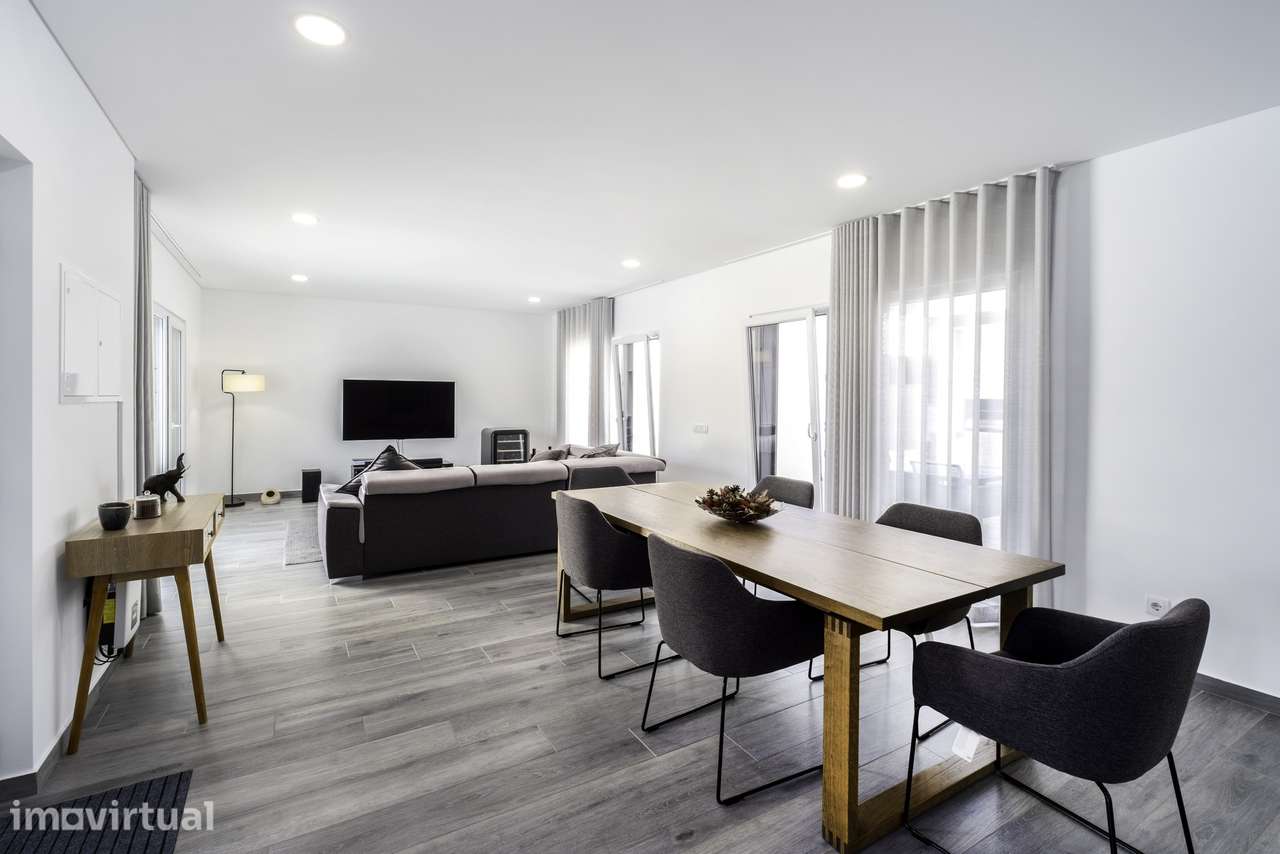 Moradia T3 com Piscina e Vista Mar - Grande imagem: 3/37