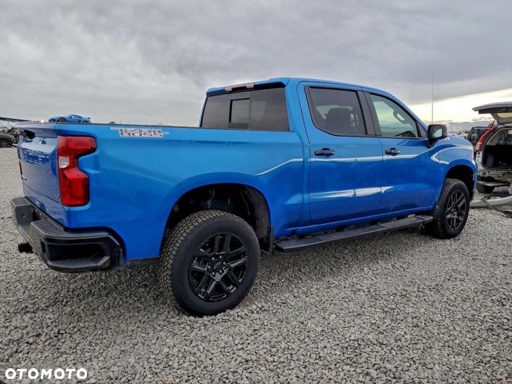 Chevrolet Silverado - 4