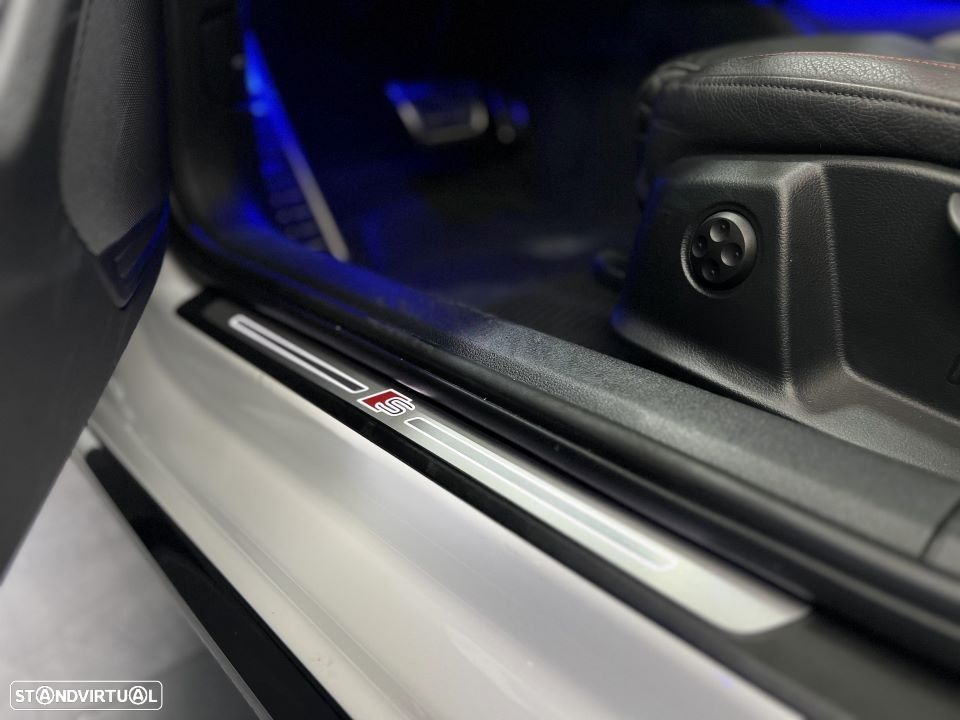Audi A4 Avant 40 TDI S line S tronic - 28