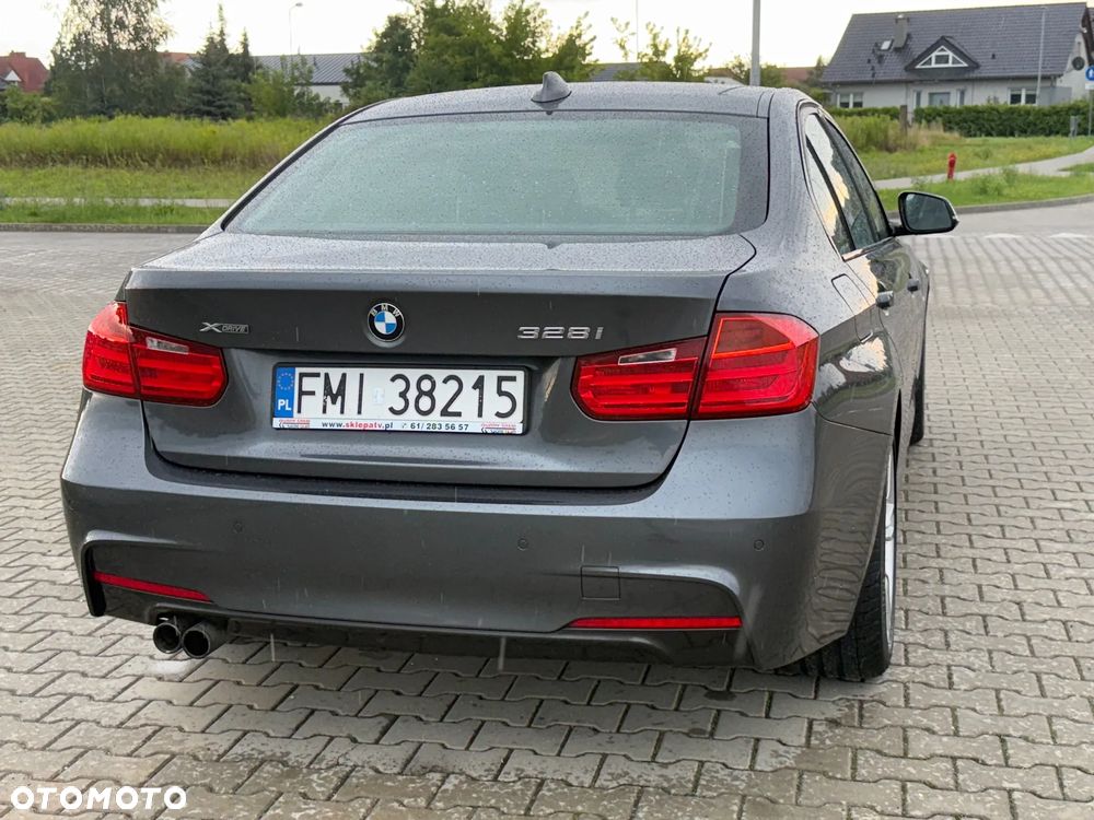 BMW Seria 3 328i Sport-Aut Sport Line - 12