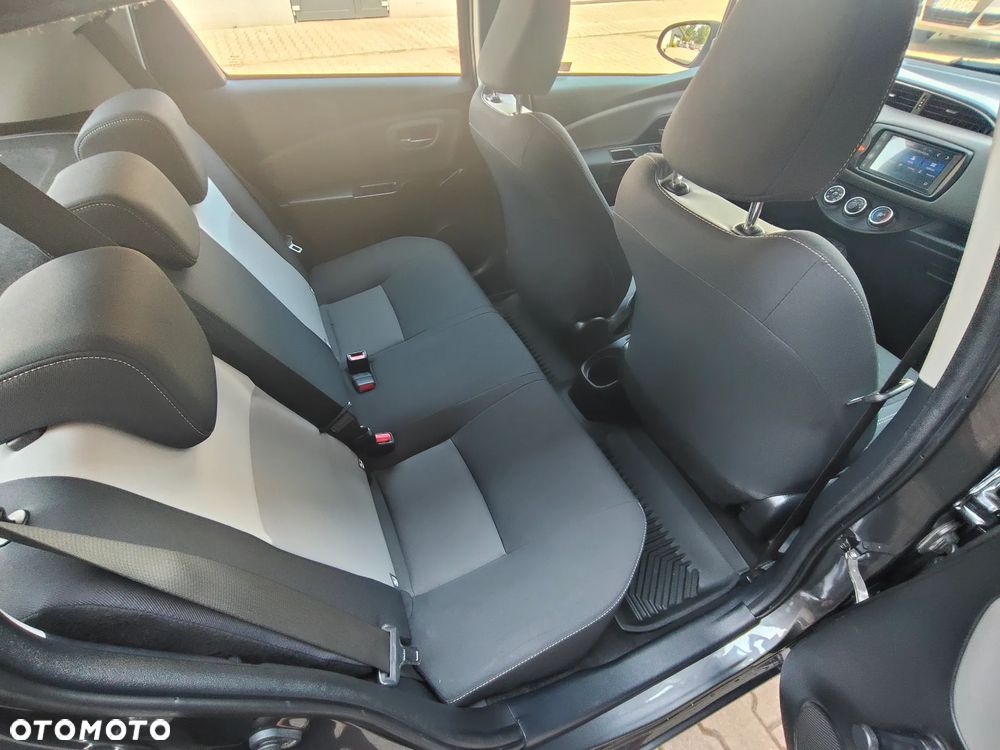 Toyota Yaris 1.5 Premium - 14