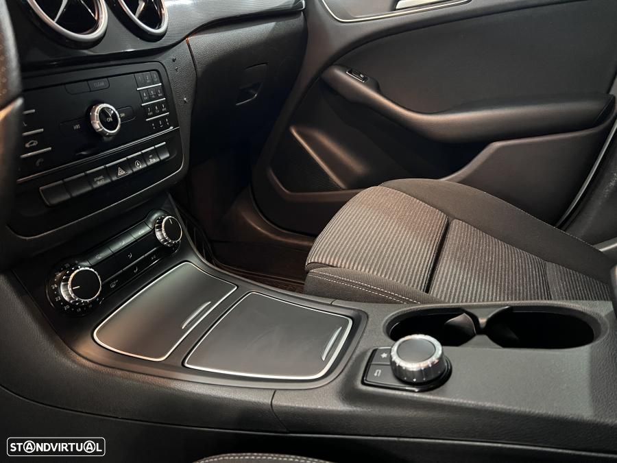 Mercedes-Benz B 220 CDi AMG Line - 10