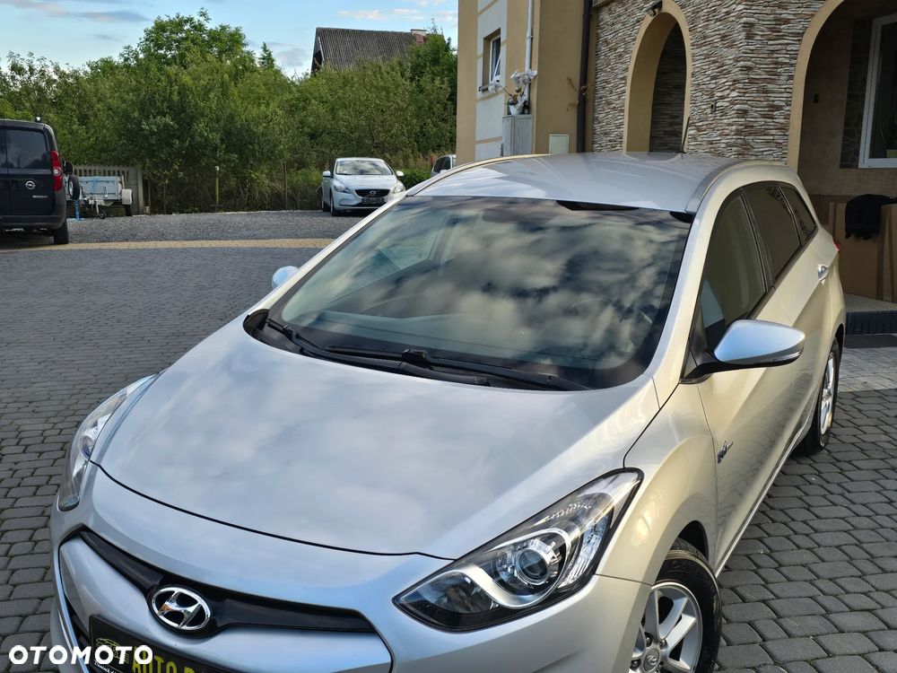 Hyundai i30 blue 1.6 GDI YES Gold - 4