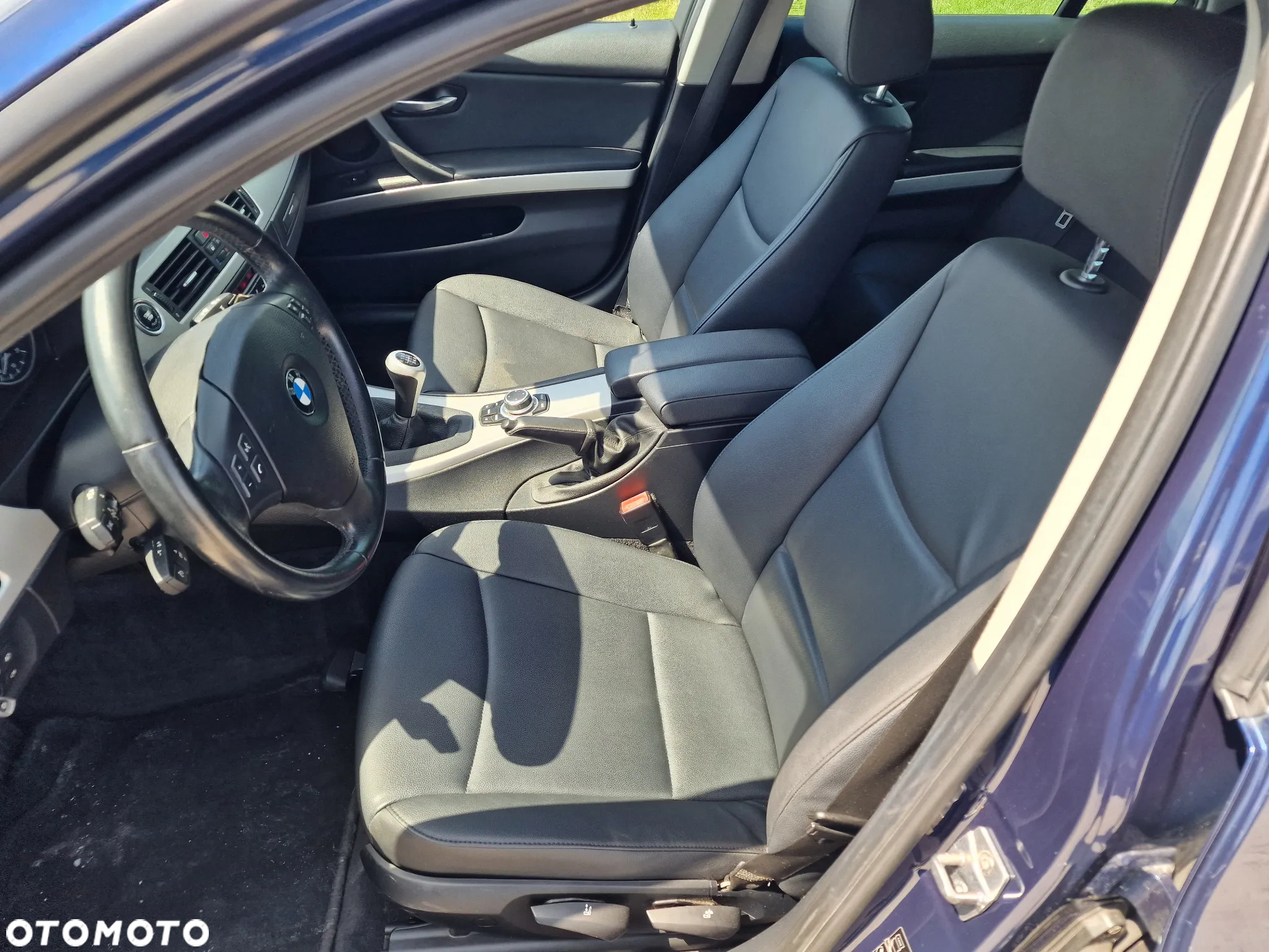 BMW Seria 3 318d Touring Blue Performance Luxury Line - 25