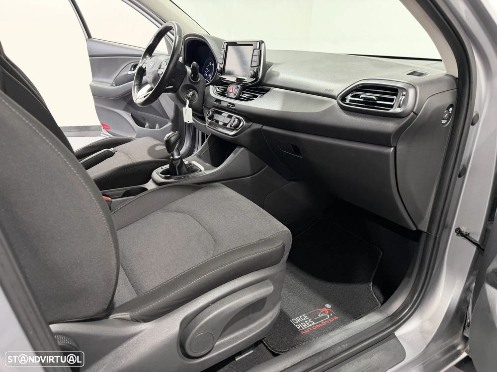 Hyundai i30 SW 1.6 CRDi Style Plus - 38