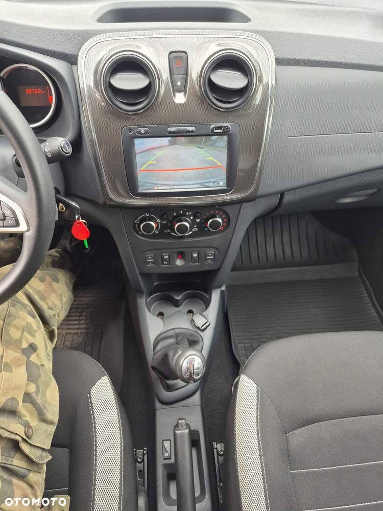 Dacia Sandero 0.9 TCe Laureate S&S EU6 - 18