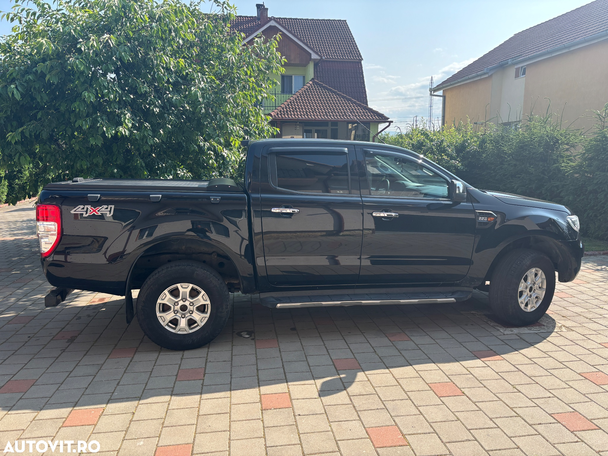 Ford Ranger Pick-Up 2.2 TDCi 4x4 Cabina Dubla XLT - 3